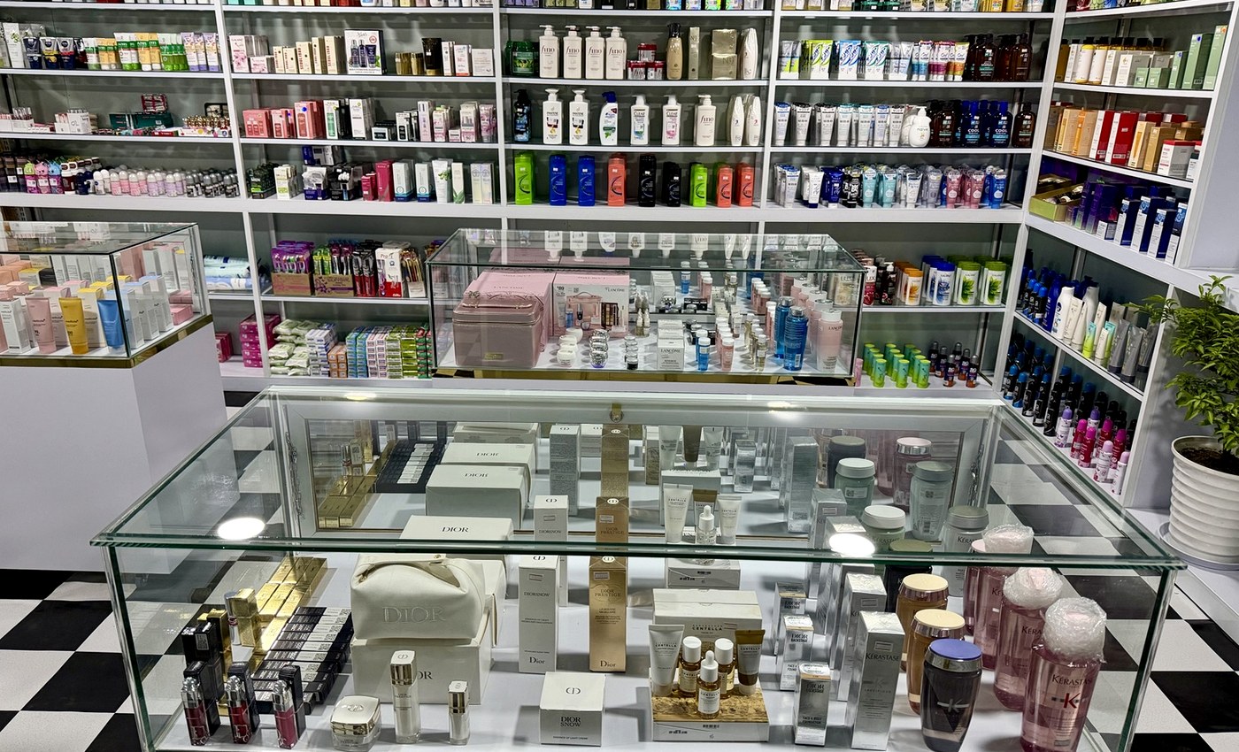 Shwe Jhame Hpaw Beauty store